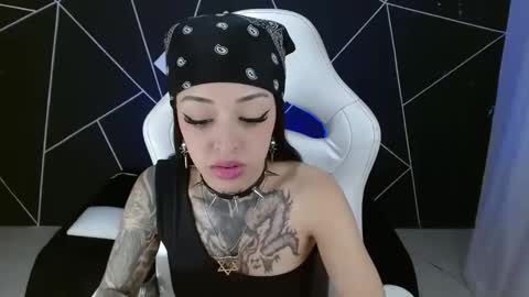 Snapshot of farichell chatting on 10-23-25, 09:24 fari online show from 10-23-25, 09:24