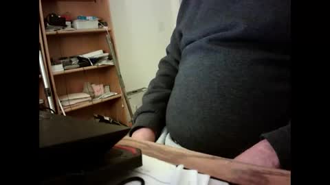 Snapshot of fatbellyitalian chatting on 01-21-25, 11:03 fatbellyitalian online show from 01-21-25, 11:03