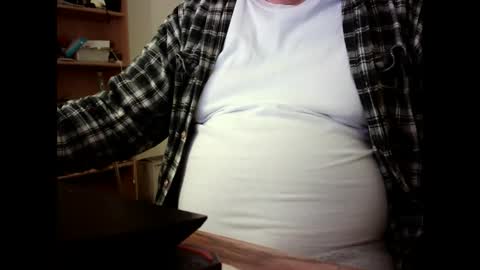 Snapshot of fatbellyitalian chatting on 02-25-25, 10:26 fatbellyitalian online show from 02-25-25, 10:26