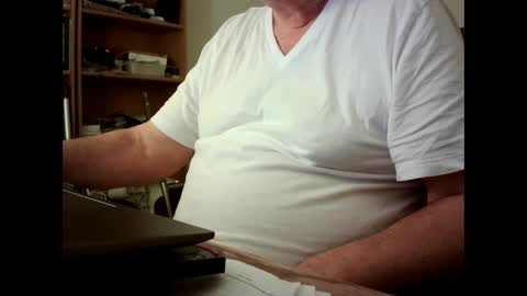 Snapshot of fatbellyitalian chatting on 09-22-25, 08:38 fatbellyitalian online show from 09-22-25, 08:38