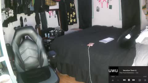 Snapshot of fathabackwoods chatting on 12-11-24, 07:53 Grape online show from 12-11-24, 07:53