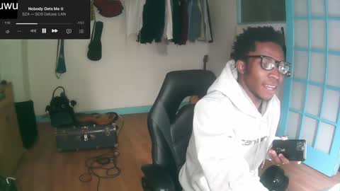 Snapshot of fathabackwoods chatting on 12-23-24, 04:33 Grape online show from 12-23-24, 04:33