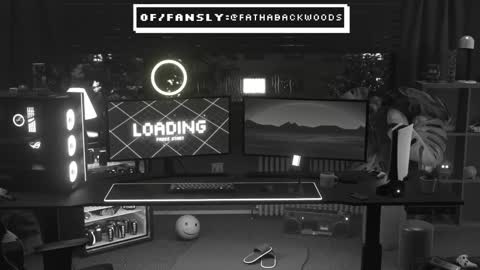 Snapshot of fathabackwoods chatting on 01-19-25, 02:06 Grape online show from 01-19-25, 02:06