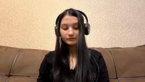 Aurora 18yo online show from 01-08-26, 08:49