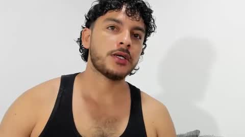 Snapshot of favid95 chatting on 12-20-24, 04:31 favid95 online show from 12-20-24, 04:31
