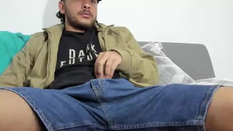 Snapshot of favid95 chatting on 03-12-25, 04:30 favid95 online show from 03-12-25, 04:30