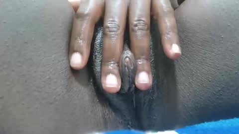 Snapshot of fayrie1 chatting on 11-13-25, 04:00 fayrie1 online show from 11-13-25, 04:00