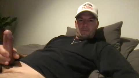 Snapshot of fdck75 chatting on 12-18-25, 01:22 fdck75 online show from 12-18-25, 01:22