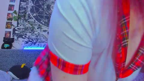 Snapshot of fearlessdiva_x chatting on 11-08-25, 02:56 Diva online show from 11-08-25, 02:56