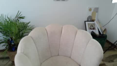 Feelena online show from 10-15-25, 05:46