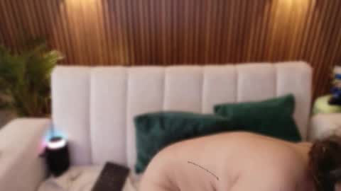 Feelena online show from 11-26-25, 05:25