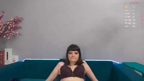 Laura online show from 09-17-25, 03:19