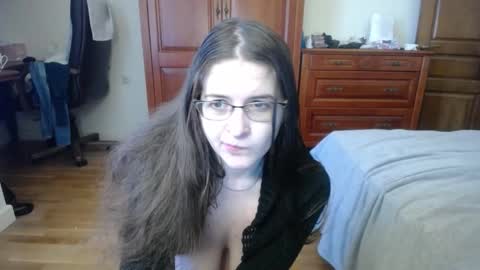 Felicia online show from 10-19-25, 07:42