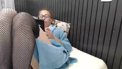 Snapshot of felina_hot chatting on 12-08-24, 03:21 Felina Hot online show from 12-08-24, 03:21