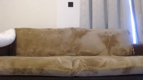 Snapshot of felinechic chatting on 01-10-25, 04:44 FelineChic online show from 01-10-25, 04:44