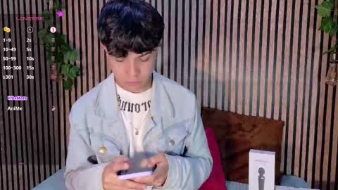 felipe_boy_18 online show from 09-27-25, 04:06