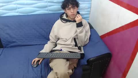 Felipe Browns online show from 01-03-25, 01:03
