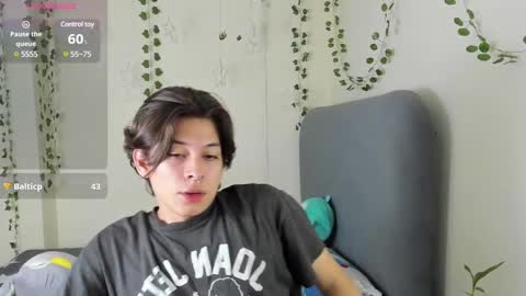 Snapshot of felix_leex chatting on 12-21-24, 10:51 Felix leex online show from 12-21-24, 10:51