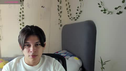 Snapshot of felix_leex chatting on 02-07-25, 07:27 Felix leex online show from 02-07-25, 07:27