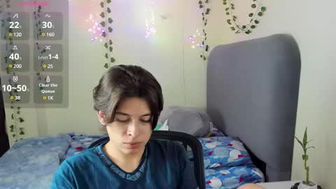 Snapshot of felix_leex chatting on 02-15-25, 10:52 Felix leex online show from 02-15-25, 10:52