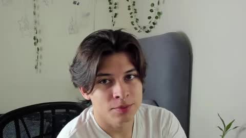 Snapshot of felix_leex chatting on 02-23-25, 01:02 Felix leex online show from 02-23-25, 01:02