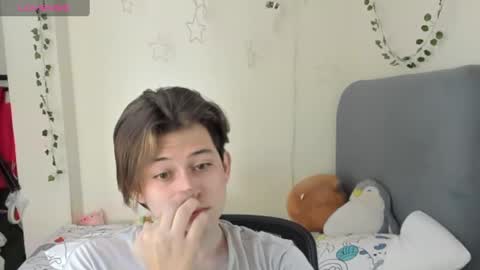 Snapshot of felix_leex chatting on 10-02-25, 07:21 Felix leex online show from 10-02-25, 07:21