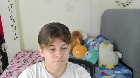 Snapshot of felix_leex chatting on 10-19-25, 06:52 Felix leex online show from 10-19-25, 06:52