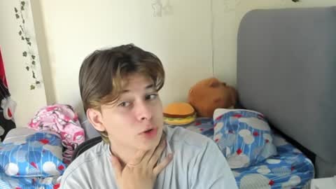 Snapshot of felix_leex chatting on 10-22-25, 06:51 Felix leex online show from 10-22-25, 06:51