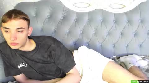 Snapshot of felixcurtis chatting on 09-27-25, 05:23 Felix online show from 09-27-25, 05:23