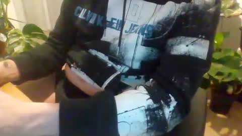 Snapshot of fem_alice_louis_dom chatting on 10-19-25, 01:17 fem_alice_louis_dom online show from 10-19-25, 01:17