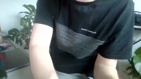 Snapshot of fem_alice_louis_dom chatting on 10-23-25, 09:30 fem_alice_louis_dom online show from 10-23-25, 09:30