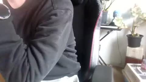 Snapshot of fem_alice_louis_dom chatting on 10-27-25, 11:58 fem_alice_louis_dom online show from 10-27-25, 11:58