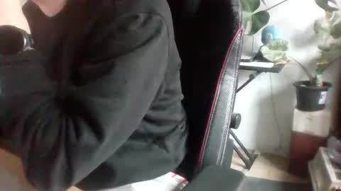 Snapshot of fem_alice_louis_dom chatting on 11-18-25, 08:41 fem_alice_louis_dom online show from 11-18-25, 08:41