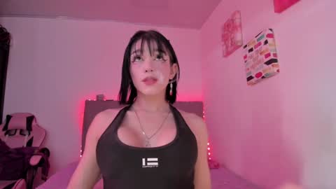 Snapshot of fem_boy6 chatting on 12-01-24, 07:03 fem_boy6 online show from 12-01-24, 07:03