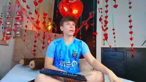 Femboy Max online show from 09-22-25, 12:51