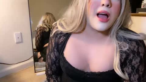 this is justice tricia a bigelow. she was fucking my husband tom girardi online show from 02-20-25, 07:01