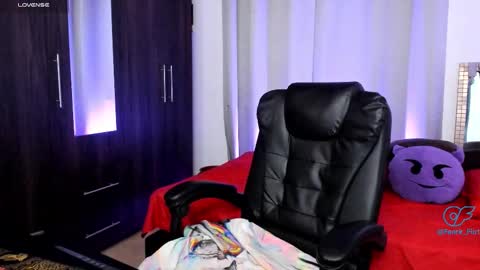 Fenrir Flirt online show from 10-19-25, 03:18