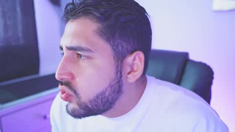 Snapshot of fermaxwellx chatting on 10-25-25, 07:52 fermaxwellx online show from 10-25-25, 07:52