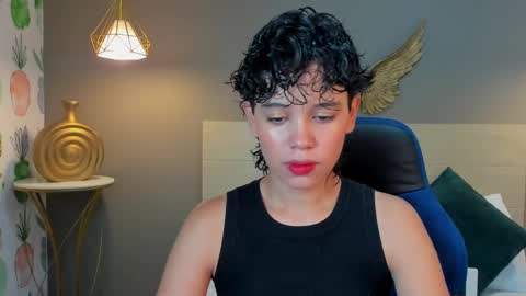 Snapshot of fernanda_indie chatting on 02-11-25, 12:05 F E R N A N D A online show from 02-11-25, 12:05