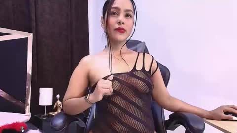 Snapshot of fernandabrown_ chatting on 01-19-26, 12:58 Fernandabrown s online show from 01-19-26, 12:58