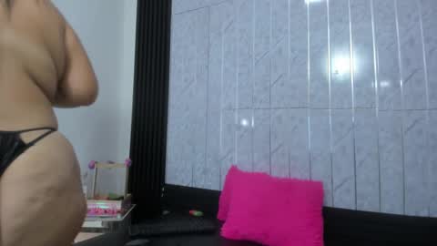 Snapshot of fernandaclar chatting on 09-12-25, 02:06 Fernandaclar online show from 09-12-25, 02:06
