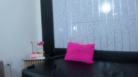 Snapshot of fernandaclar chatting on 10-10-25, 02:05 Fernandaclar online show from 10-10-25, 02:05