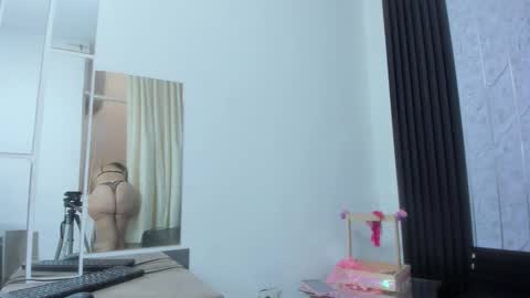 Snapshot of fernandaclar chatting on 11-18-25, 06:34 Fernandaclar online show from 11-18-25, 06:34