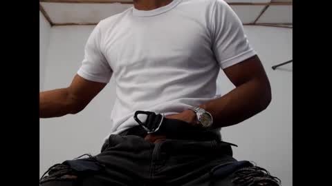 Snapshot of fernandez_latinblack chatting on 01-27-25, 01:59 fernandez_latinblack online show from 01-27-25, 01:59