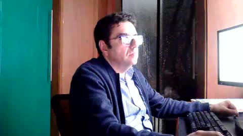 Snapshot of fernandoreutergrant chatting on 10-14-25, 10:54 fernandoreutergrant online show from 10-14-25, 10:54