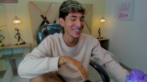 FER PHOENIX online show from 11-21-25, 03:49