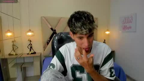 FER PHOENIX online show from 02-25-26, 04:33