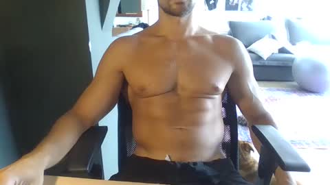 feruagusto93 online show from 03-09-25, 02:43