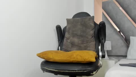 Snapshot of festcooll chatting on 02-19-25, 09:47 FestCooll online show from 02-19-25, 09:47