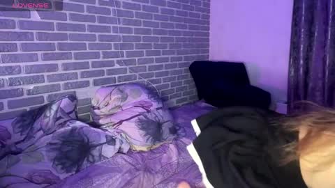 Tina and Tomas online show from 10-02-25, 02:13